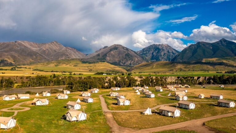 33 Best Places to Stay In Yellowstone National Park (And Close By)