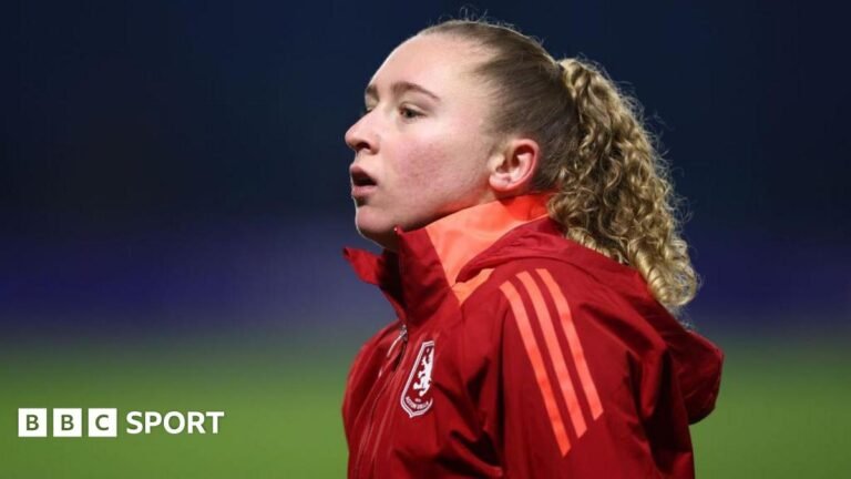 England winger Katie Robinson
