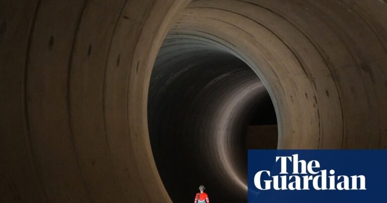 London ‘super sewer’ boss awarded £600,000 pay rise despite £100m cost overrun | Water industry