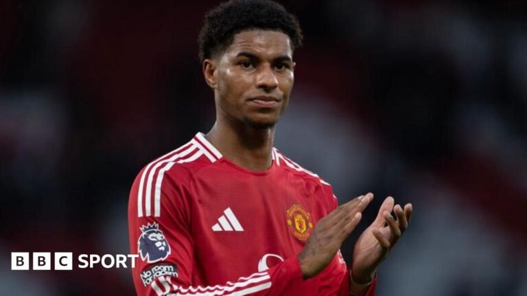 Marcus Rashford playing for Manchester United.
