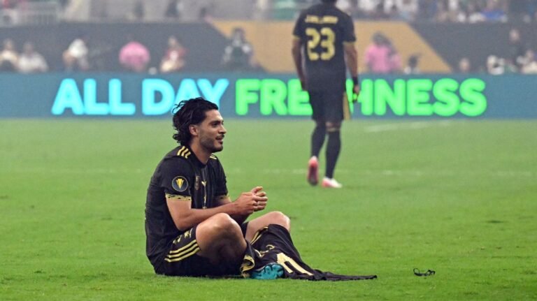 Mexico's Jiménez pays tribute to Jota after Gold Cup goal