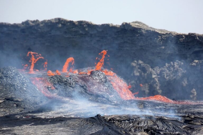 Pulsing Magma in Earth’s Mantle Drives Tectonic Plates Tearing Africa Apart