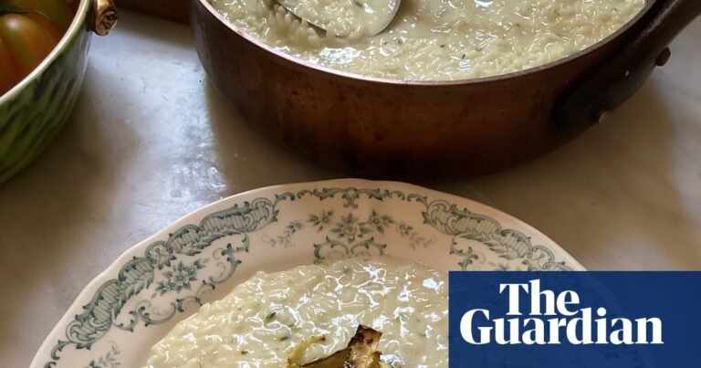 Rachel Roddy’s recipe for courgette, goat’s cheese and lemon risotto | Rice