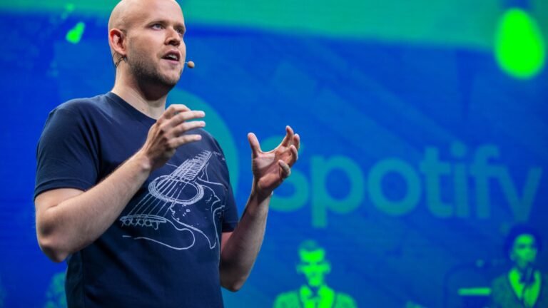 Spotify stock falls 8% on revenue miss, lackluster guidance