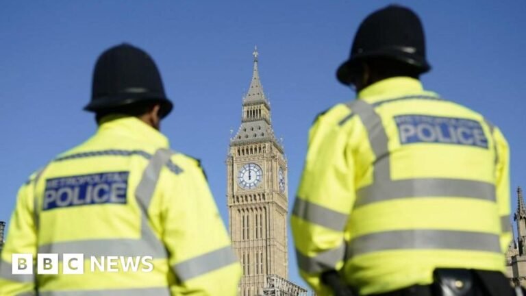 Police pay rise of 4.2% derided as 'barely treading water'