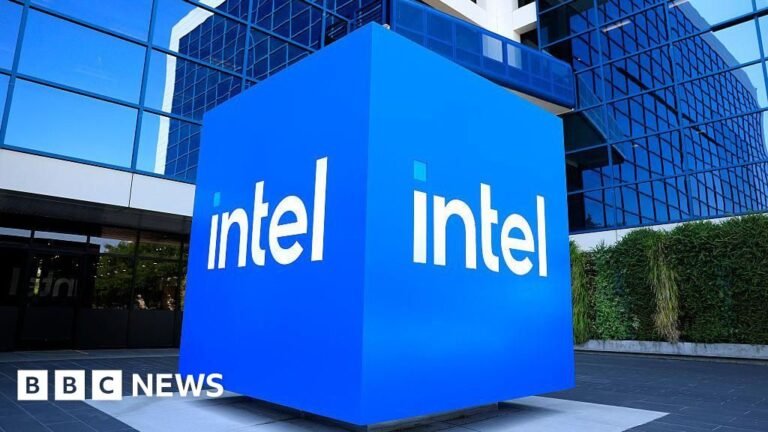 US government announces 10% stake in chipmaker Intel