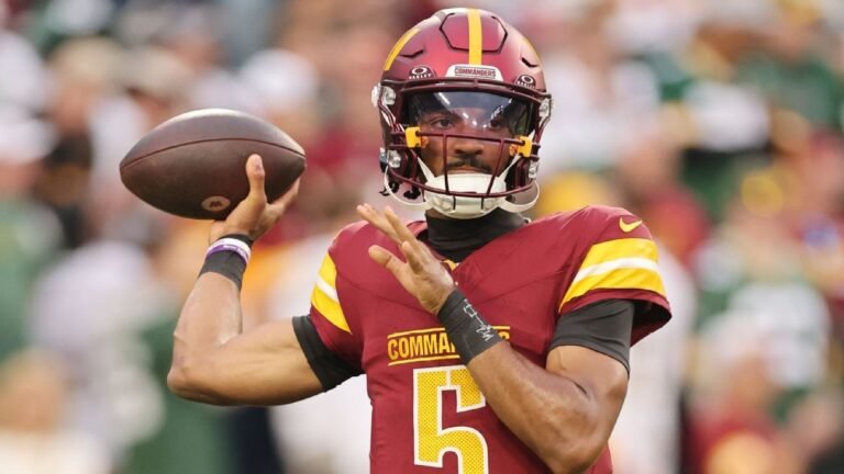 Commanders' Jayden Daniels has knee injury, status iffy