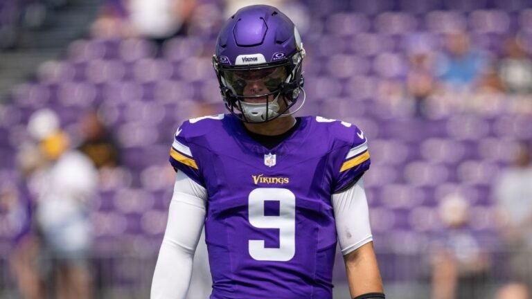 How does Vikings' J.J. McCarthy get ready for game day?