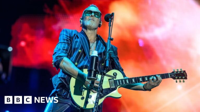 Viv Campbell speaks of 'tension' onstage during Troubles
